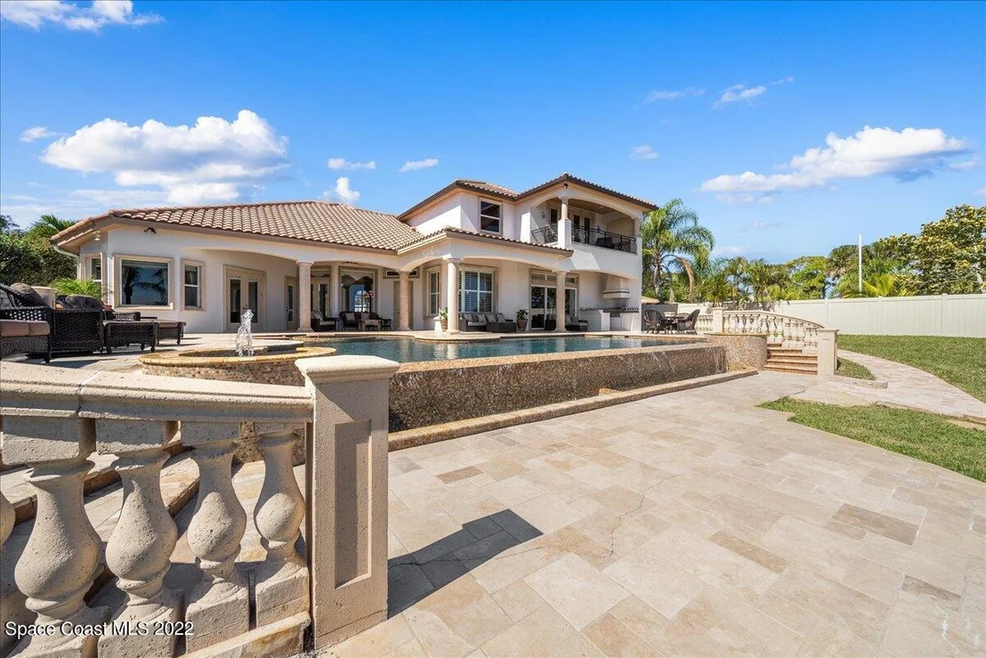 Photo of 671 Indian River Drive