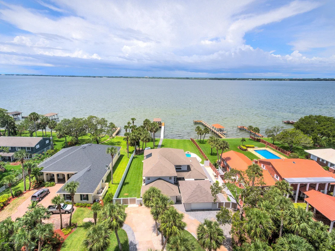 Photo of 300 Riverside Drive