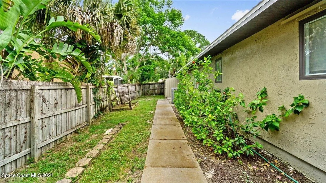 Photo of 6870 Cedar Avenue
