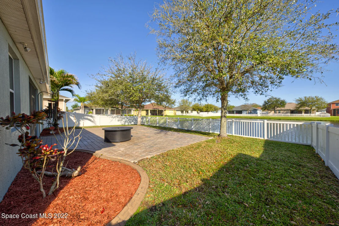 Photo of 1482 Hemingway Boulevard