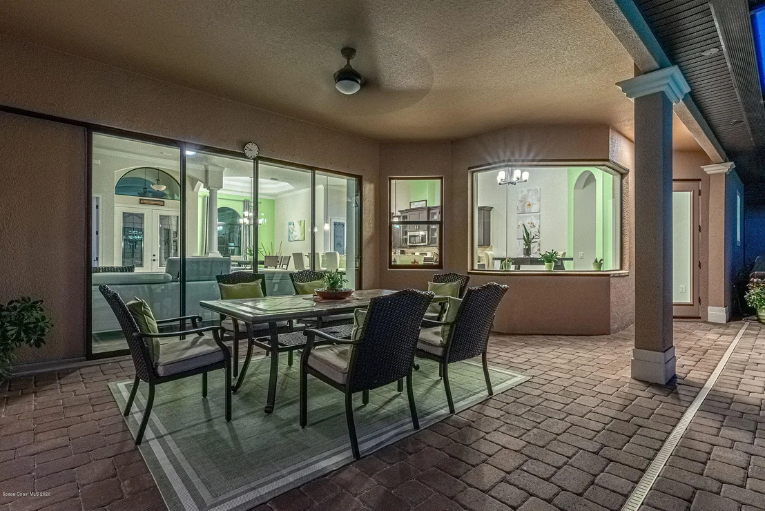 Photo of 824 Lorenza Place
