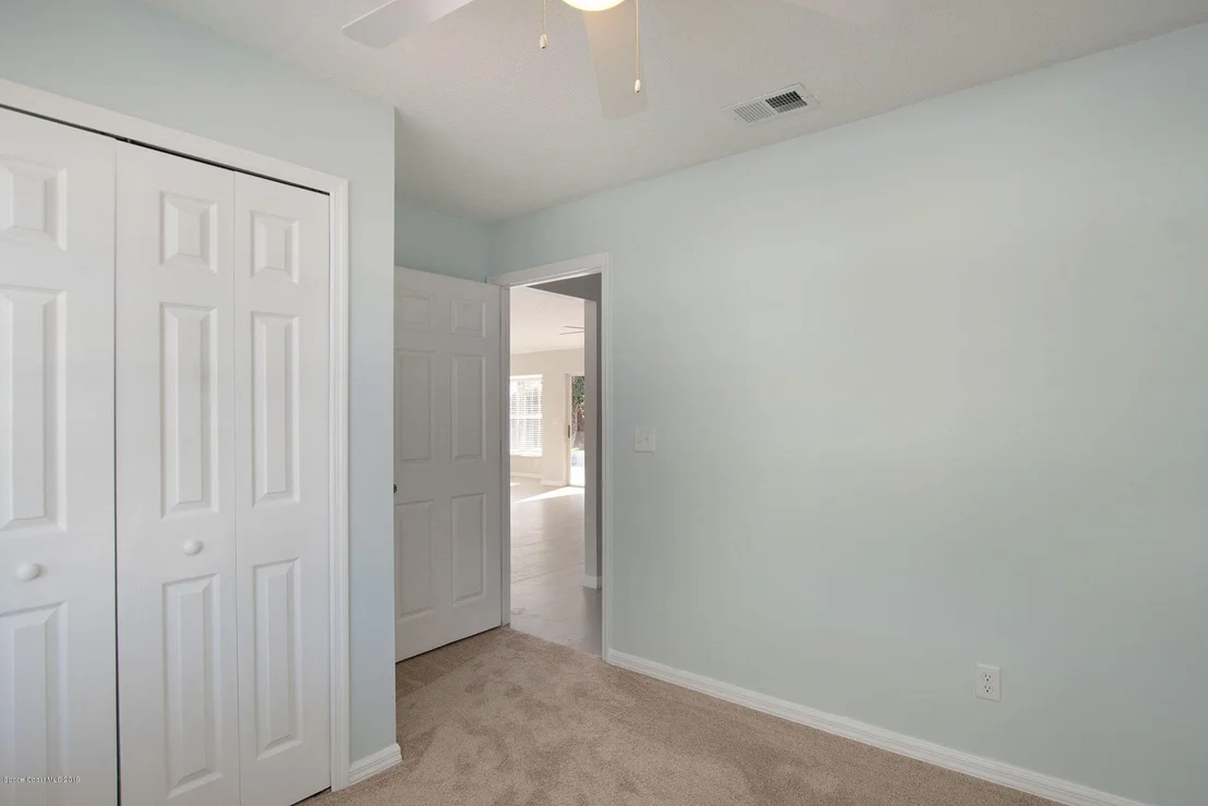 Photo of 2076 Lansing Street