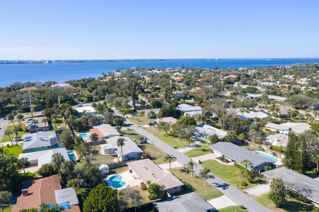 Photo of 565 Seabreeze Drive