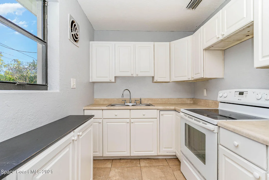 Photo of 1208 Myrtle Lane