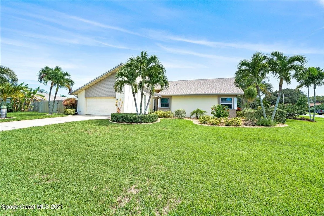 Photo of 545 Solitaire Palm Drive