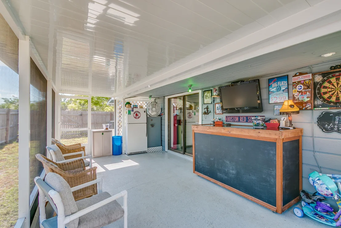 Photo of 1376 Lillian Lane
