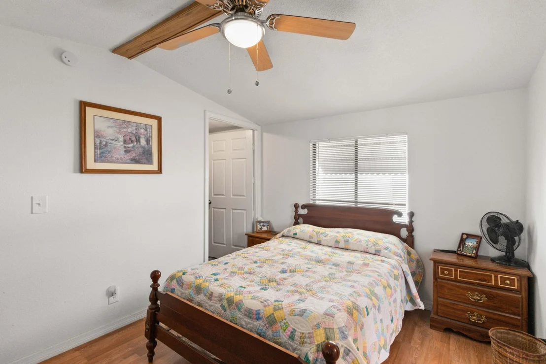 Photo of 2547 Chatham NE