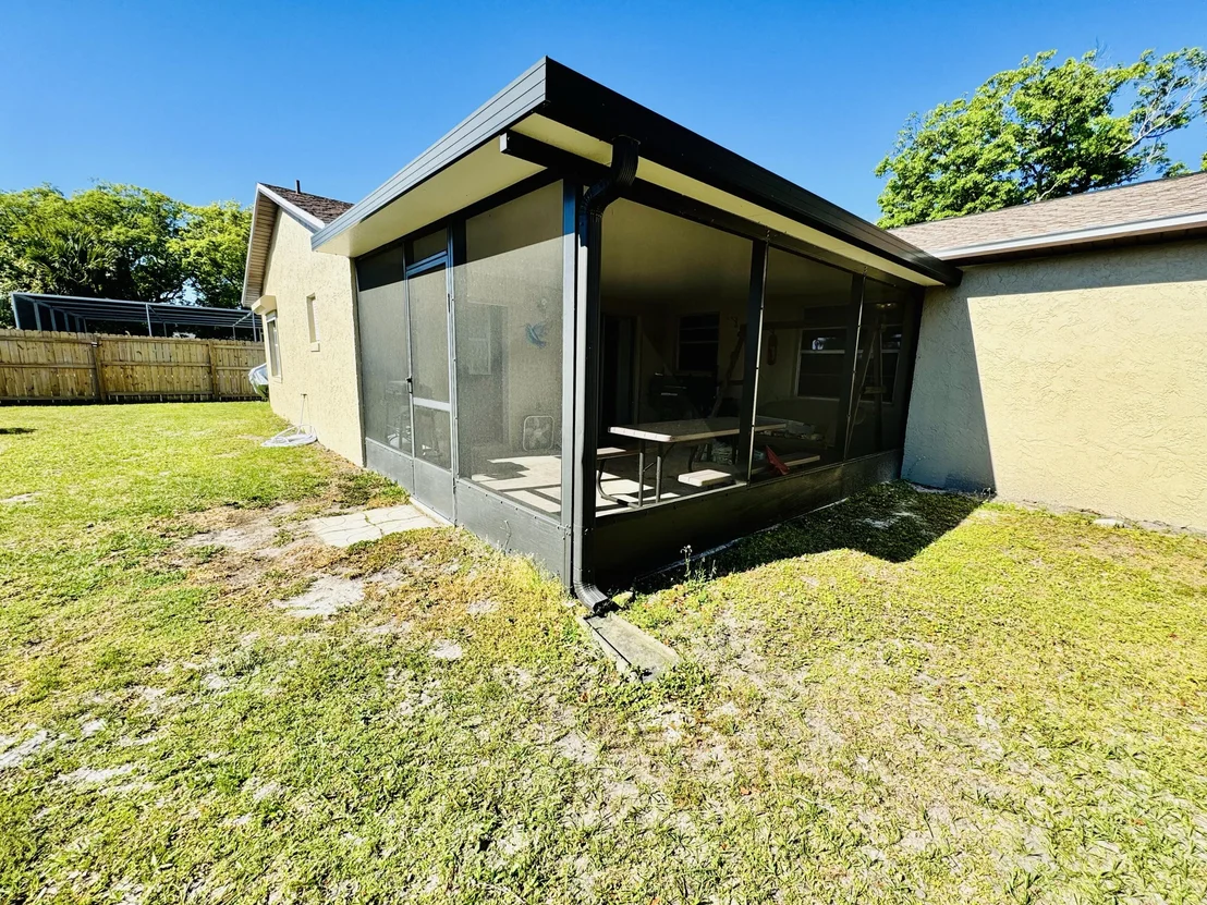 Photo of 1037 Sycamore Drive
