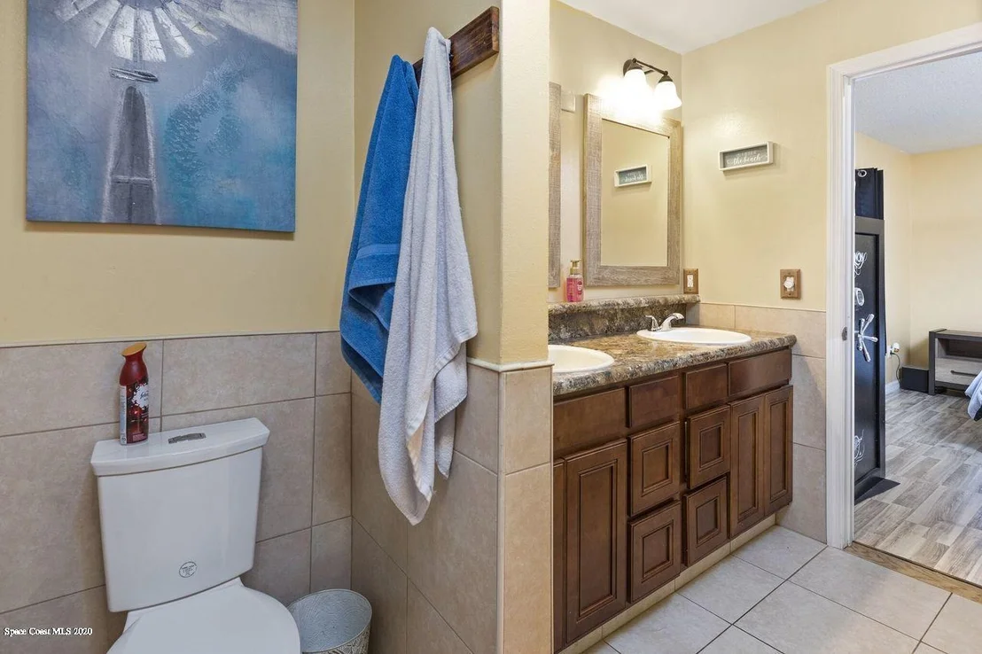 Photo of 823 Levitt Parkway