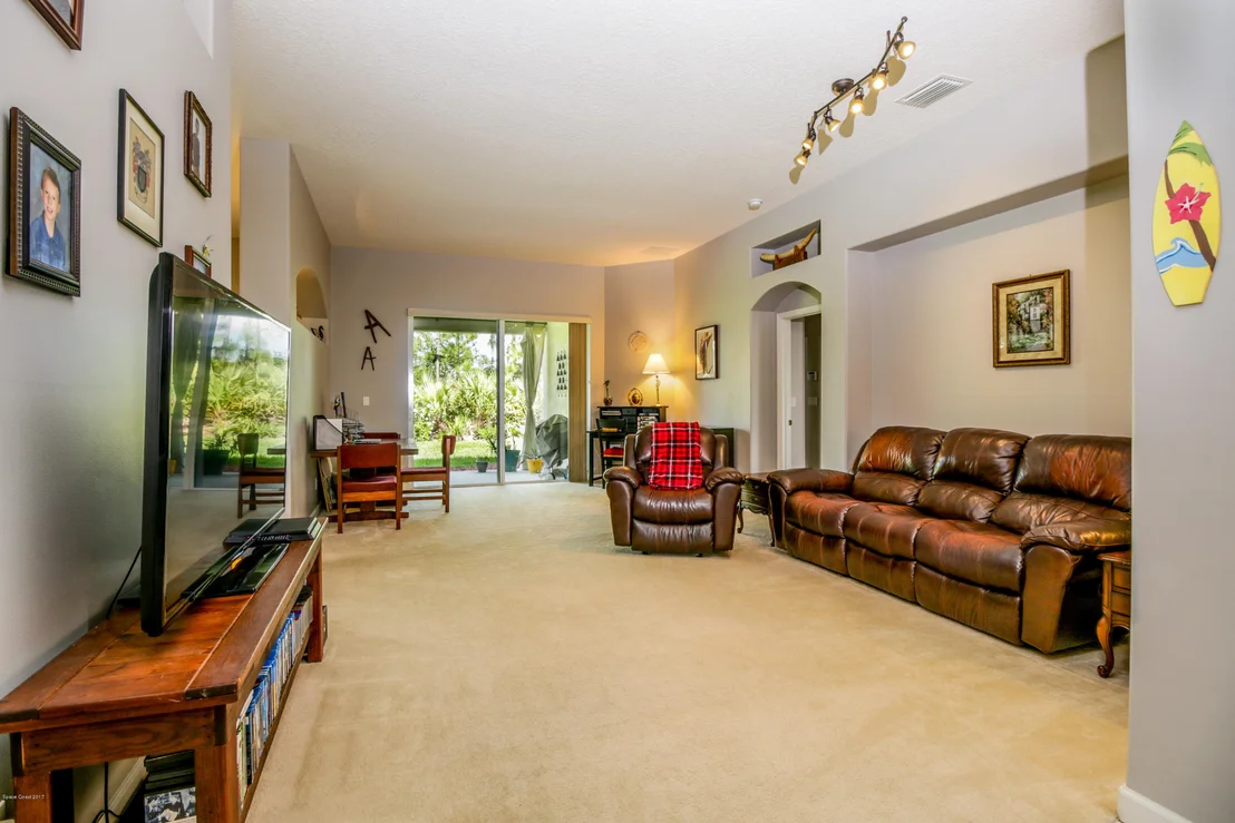 Photo of 565 Gardendale Circle SE