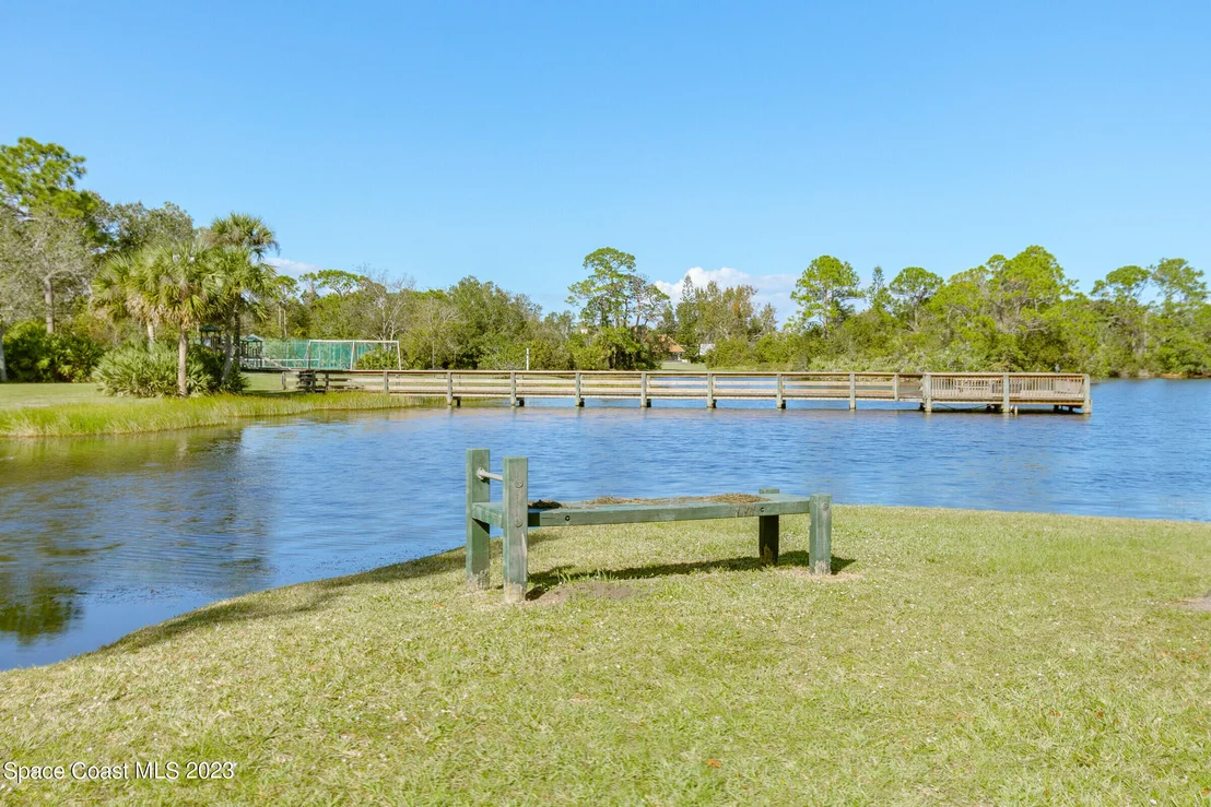 Photo of 4363 Long Lake Road