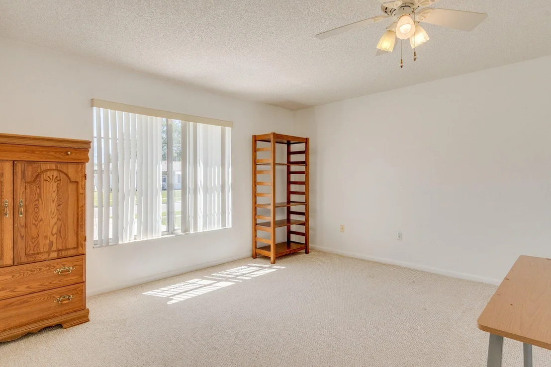 Photo of 2858 Pembroke Road