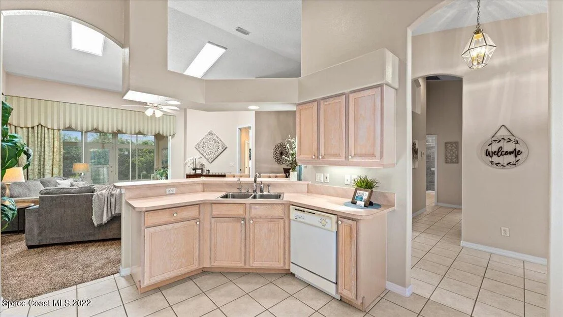 Photo of 548 Renaissance Avenue