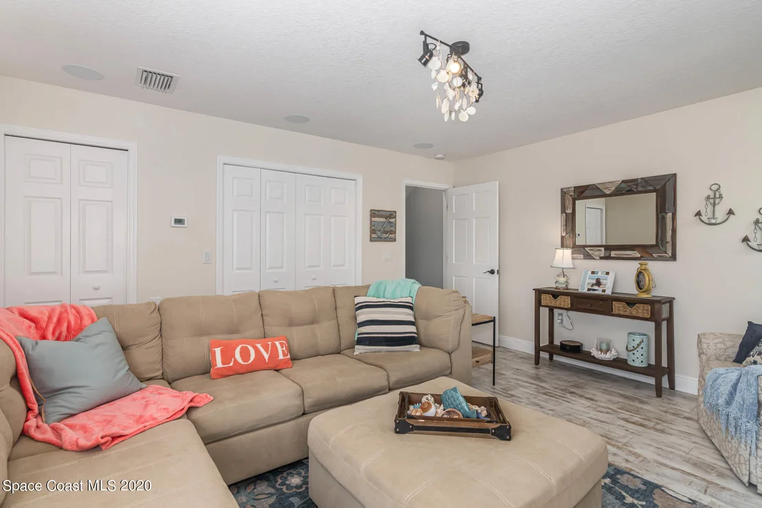 Photo of 1472 Tralee Bay Avenue