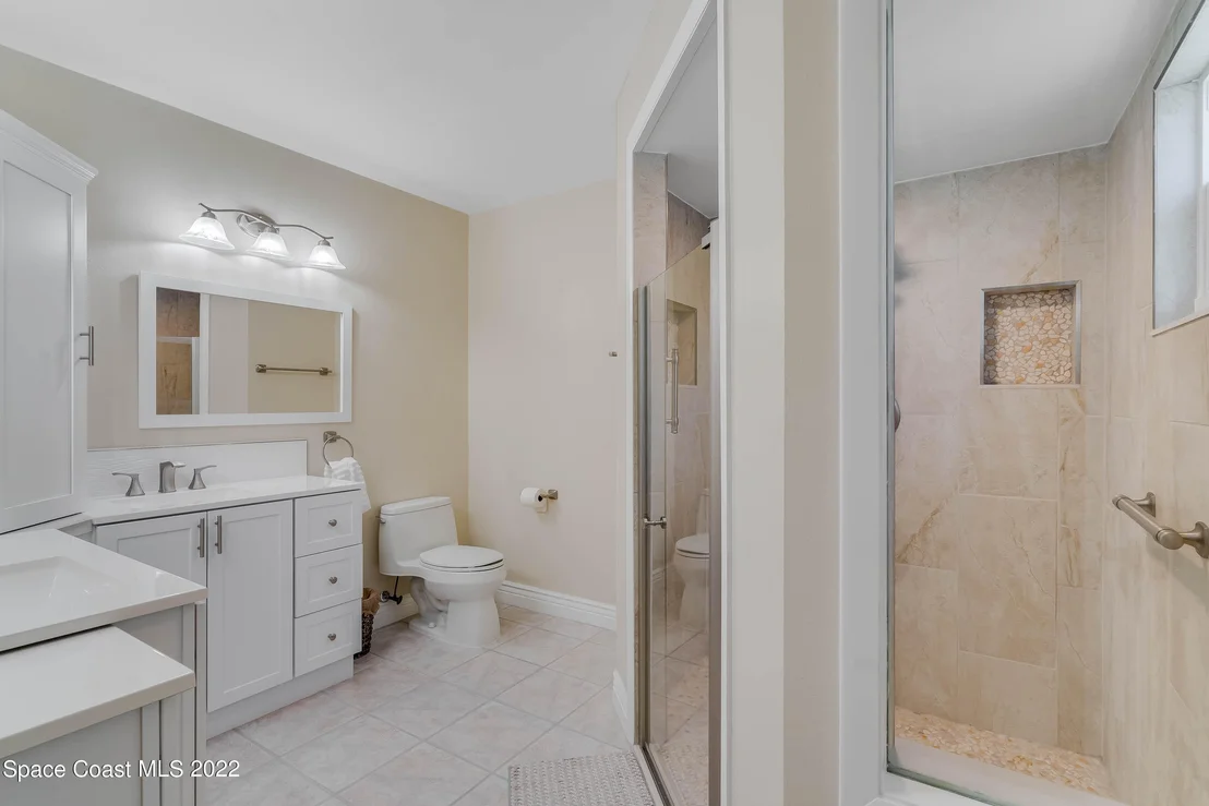 Photo of 796 White Pine Avenue