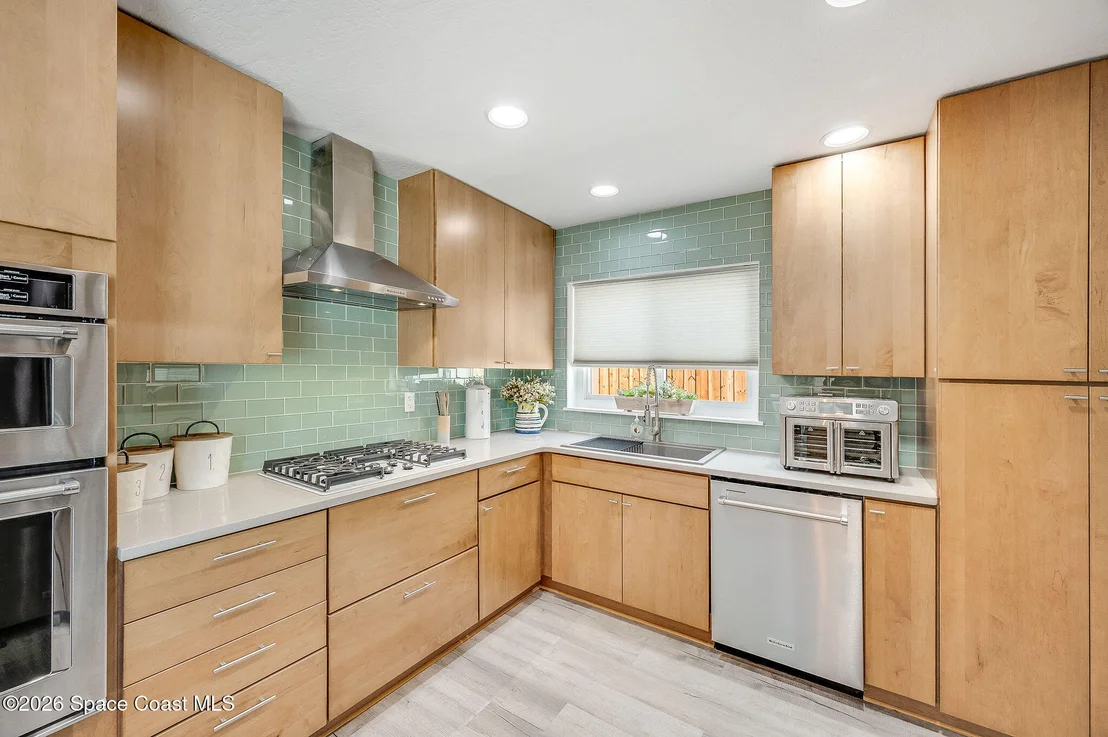Photo of 452 Cardinal Drive