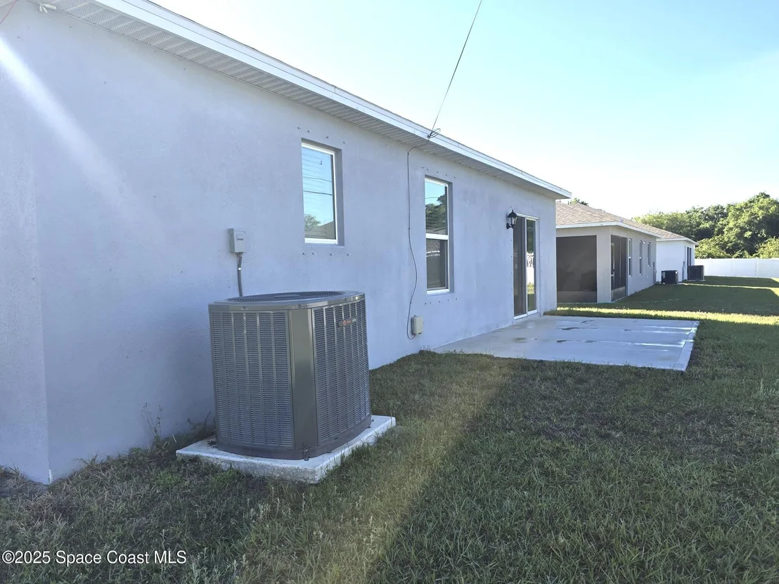Photo of 8975 102nd Avenue
