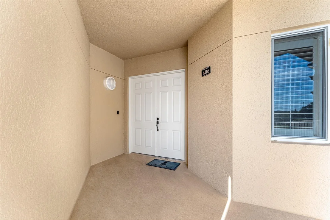 Photo of Unit 406 at 6005 Us-1