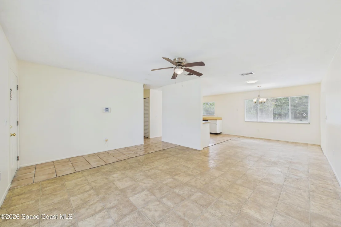 Photo of 1325 Ethel Circle NE