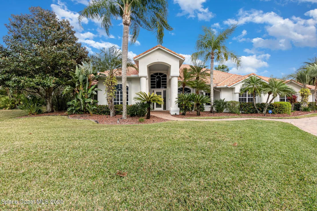 Photo of 889 Oak Park Drive