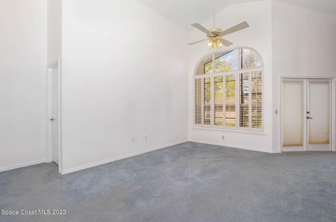 Photo of 484 Arrowmount Place