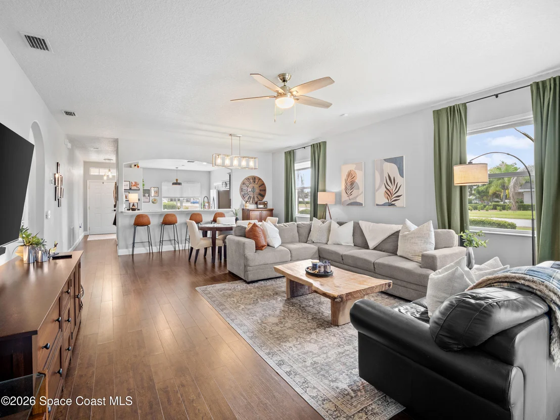 Photo of 1401 Bridgeport Circle