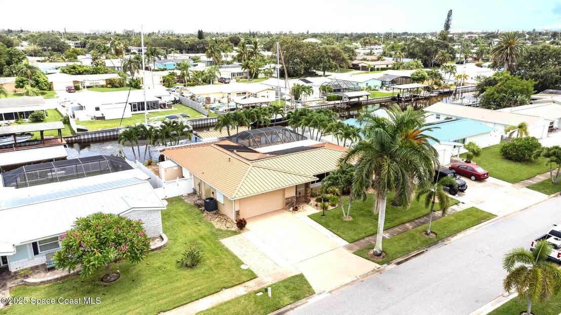 Photo of 425 Sparrow Drive