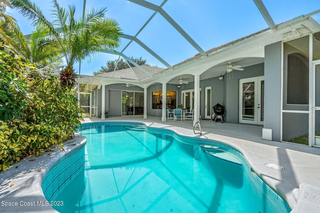 Photo of 213 Peregrine Drive