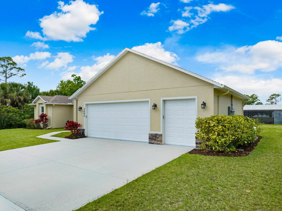 Photo of 2690 Weber Road