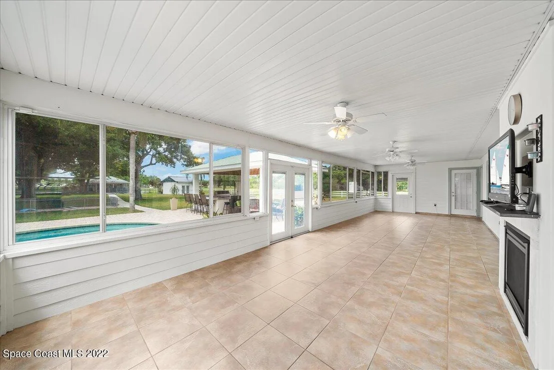 Photo of 3660 Burkholm Road