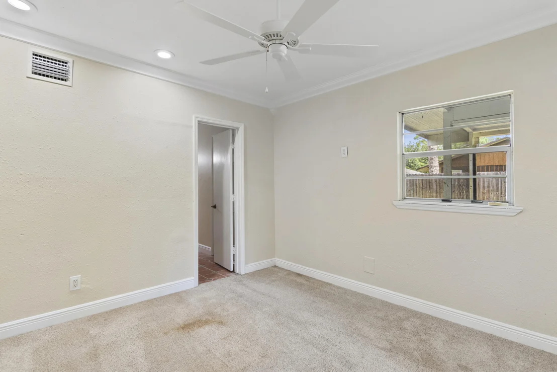 Photo of 3446 1st Road