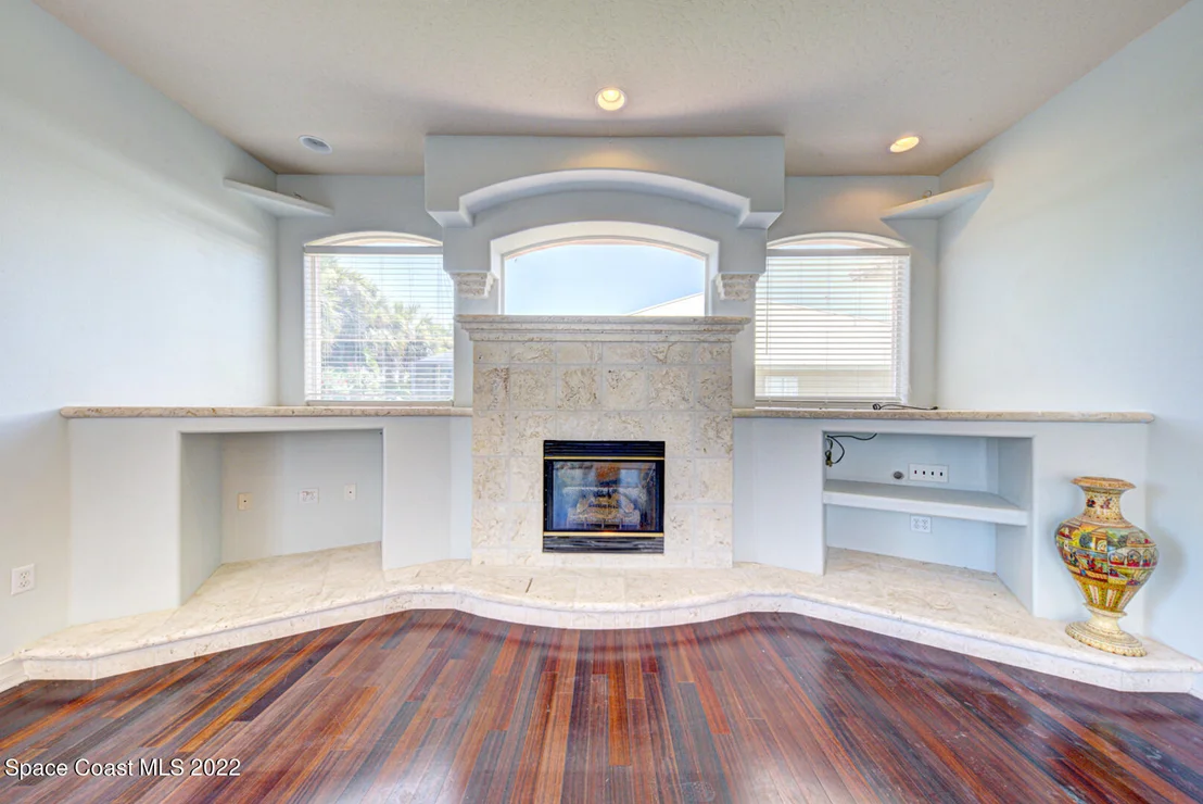 Photo of 334 Island Drive