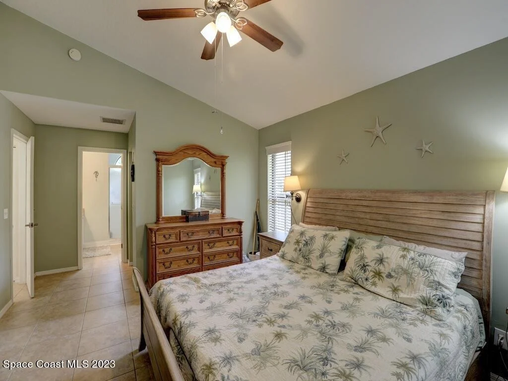 Photo of 9850 Oak