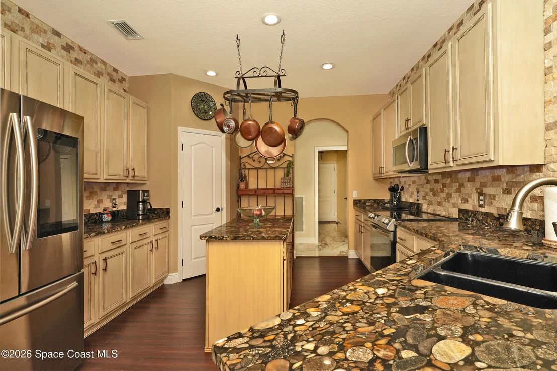 Photo of 394 Tunbridge Drive