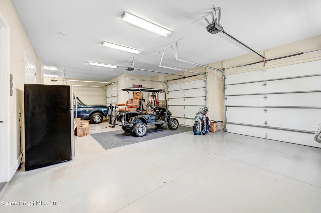 Photo of 180 Whaler Drive