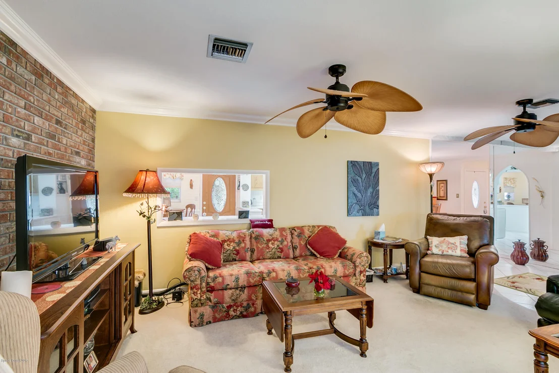 Photo of 821 Heron Road