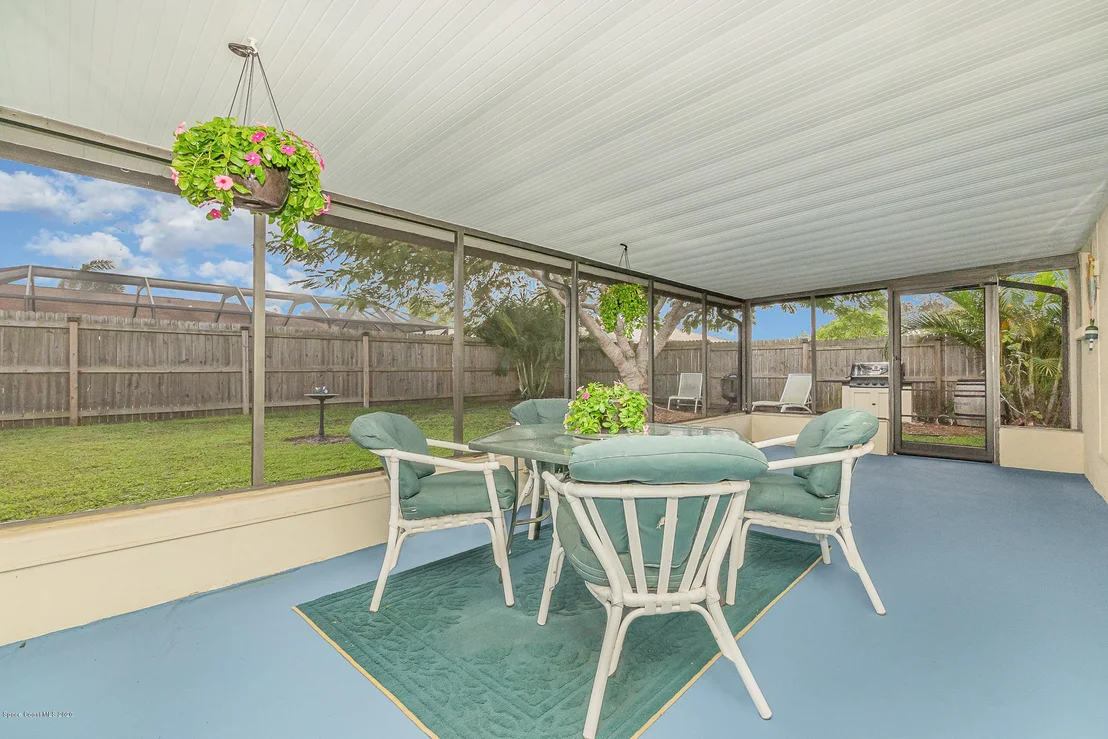 Photo of 2581 Corbusier Drive