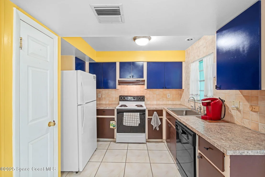 Photo of 1030 Cable Lane NE