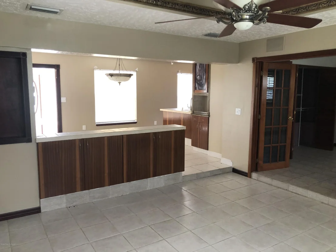 Photo of 3290 Edgewood Drive NE
