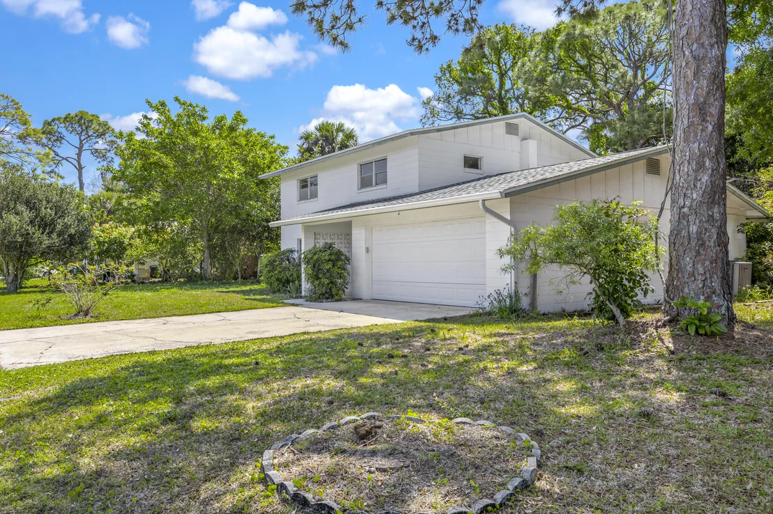 Photo of 455 Pine Boulevard