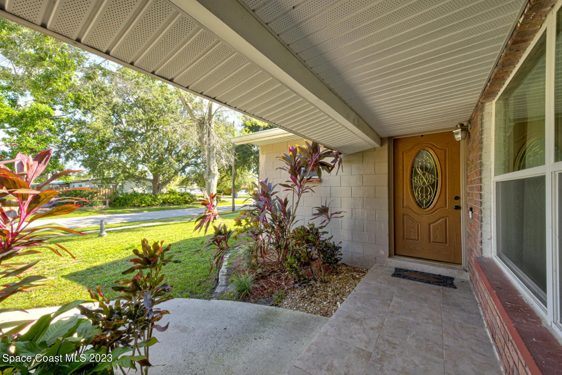 Photo of 1380 Estridge Drive