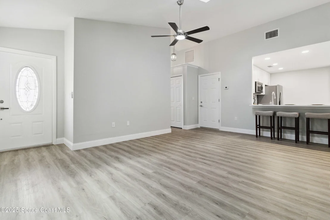 Photo of 906 S S Fork Circle