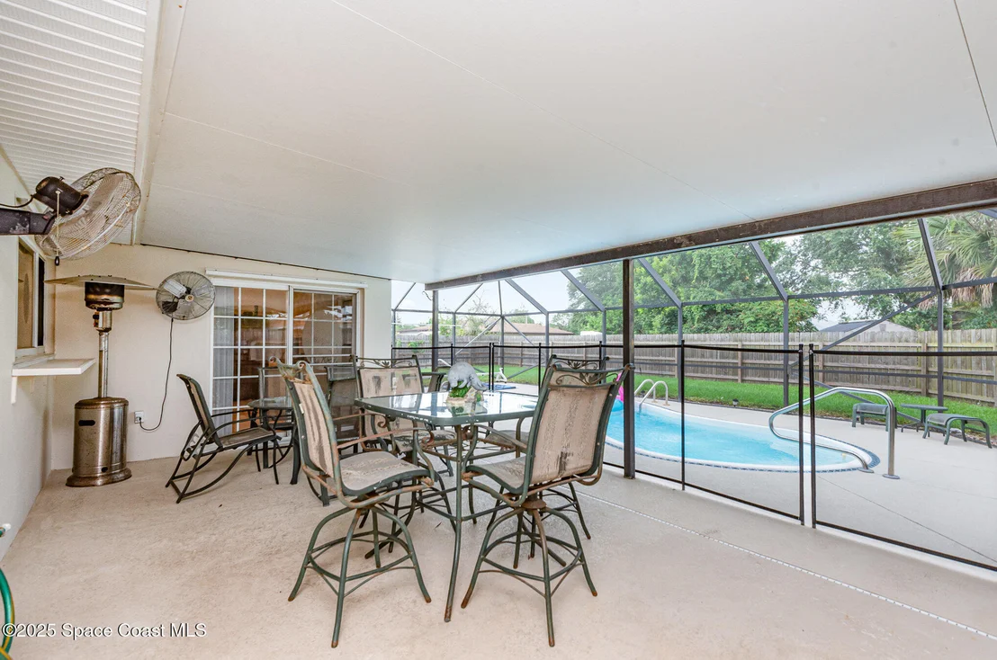 Photo of 957 Waialae Circle NE