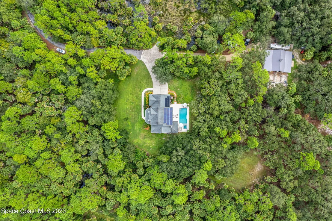 Photo of 5595 Willoughby Drive