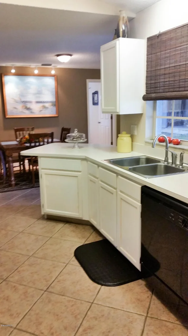Photo of 6630 Cecil Road