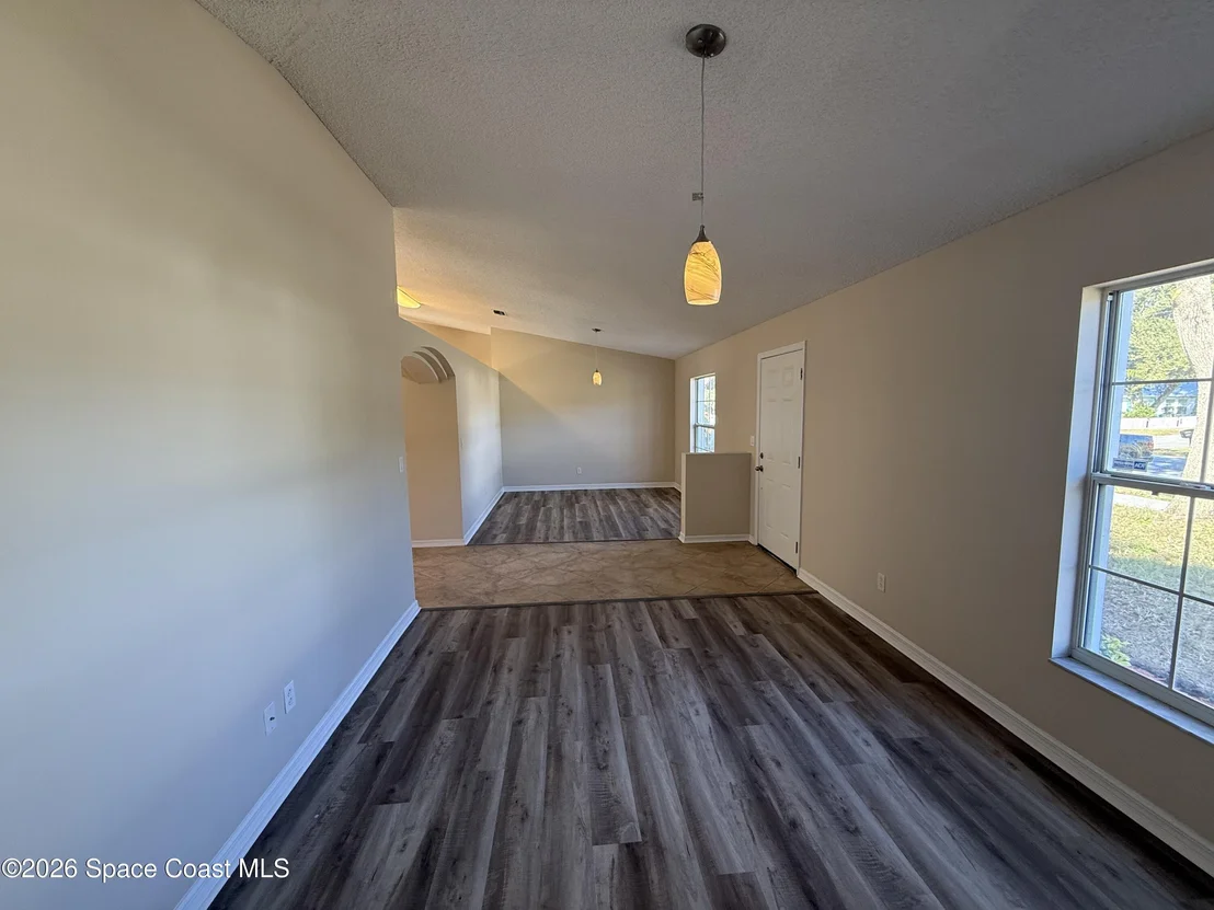 Photo of 6555 Corsica Boulevard