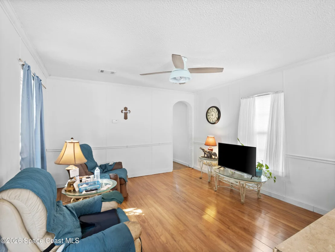 Photo of 2587 Chatham Way NE