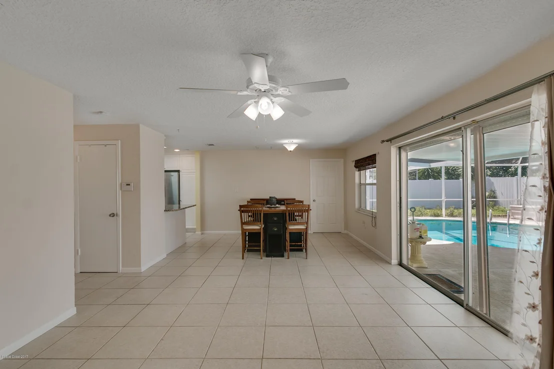 Photo of 437 Skylark Boulevard