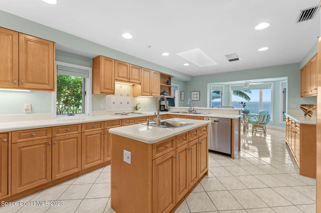 Photo of 751 Malibu Lane