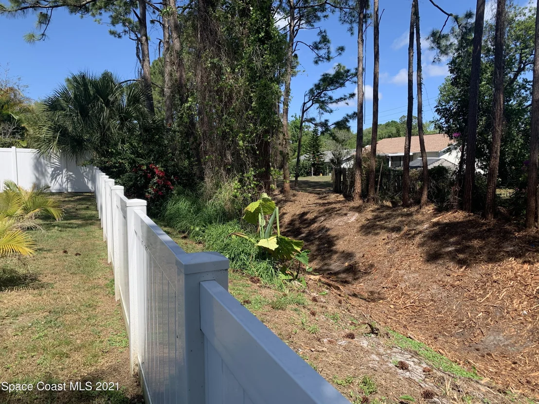 Photo of 6565 Dock Avenue